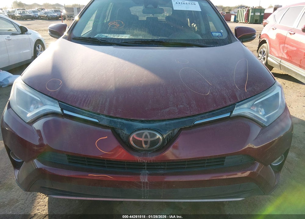 2018 TOYOTA RAV4 XLE VIN: 2T3RFREV8JW839289