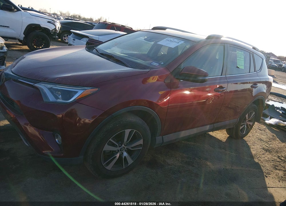 2018 TOYOTA RAV4 XLE VIN: 2T3RFREV8JW839289
