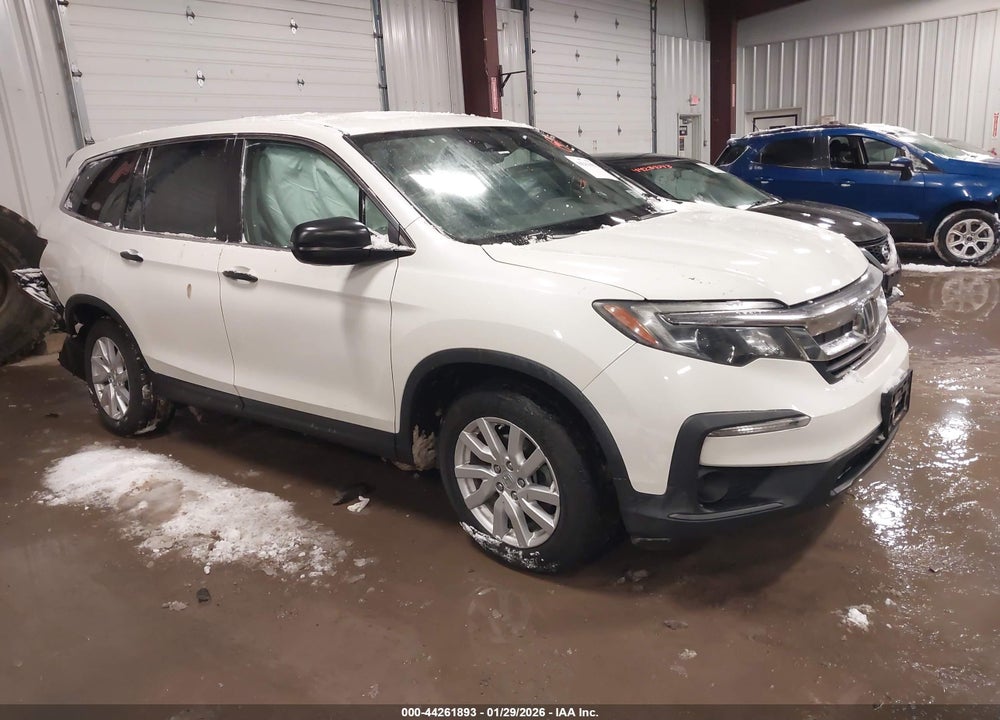 2019 HONDA PILOT LX VIN: 5FNYF6H18KB029171