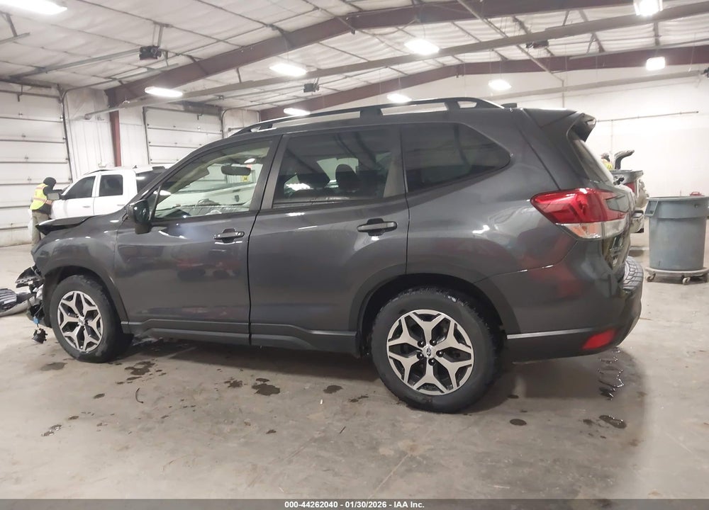 2022 SUBARU FORESTER PREMIUM VIN: JF2SKAEC1NH416421