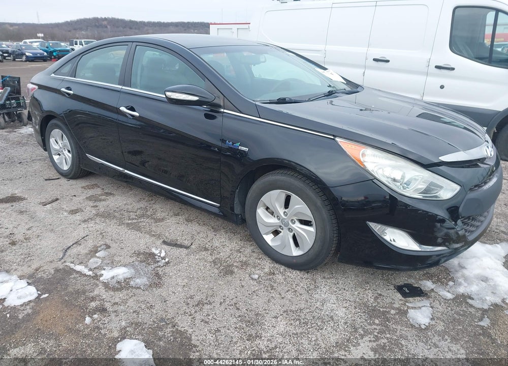 2015 HYUNDAI SONATA HYBRID VIN: KMHEC4A4XFA137127