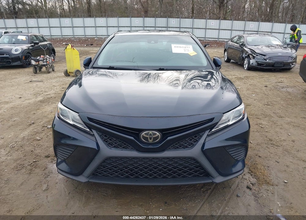 2018 TOYOTA CAMRY SE VIN: 4T1B11HK4JU671114