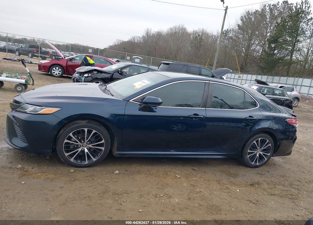 2018 TOYOTA CAMRY SE VIN: 4T1B11HK4JU671114