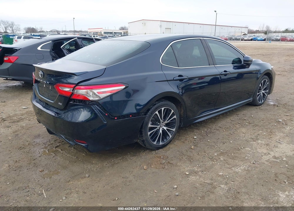 2018 TOYOTA CAMRY SE VIN: 4T1B11HK4JU671114