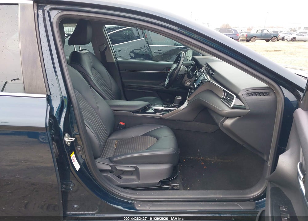 2018 TOYOTA CAMRY SE VIN: 4T1B11HK4JU671114
