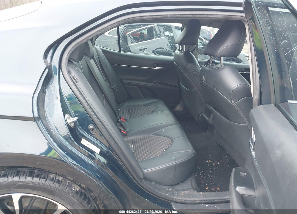 2018 TOYOTA CAMRY SE VIN: 4T1B11HK4JU671114