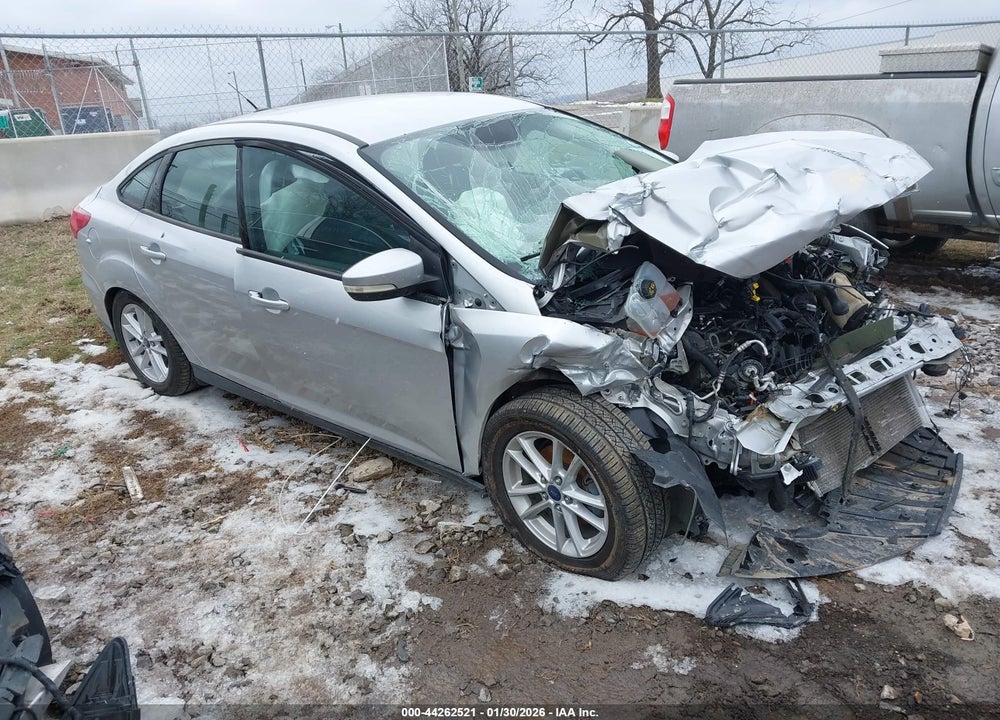 2016 FORD FOCUS SE VIN: 1FADP3F22GL316246