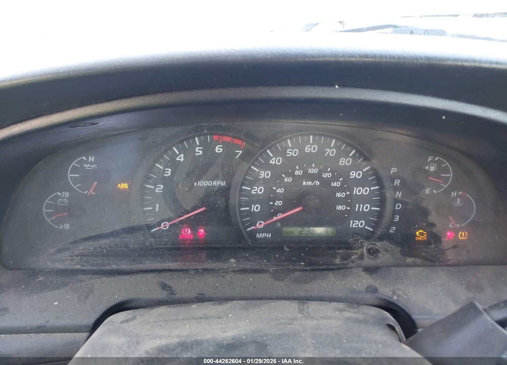 2005 TOYOTA TUNDRA SR5 V8 VIN: 5TBET34105S471371