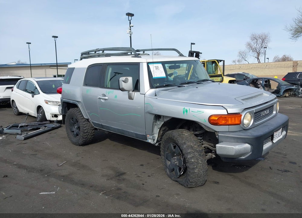 2007 TOYOTA FJ CRUISER VIN: JTEBU11F970003006