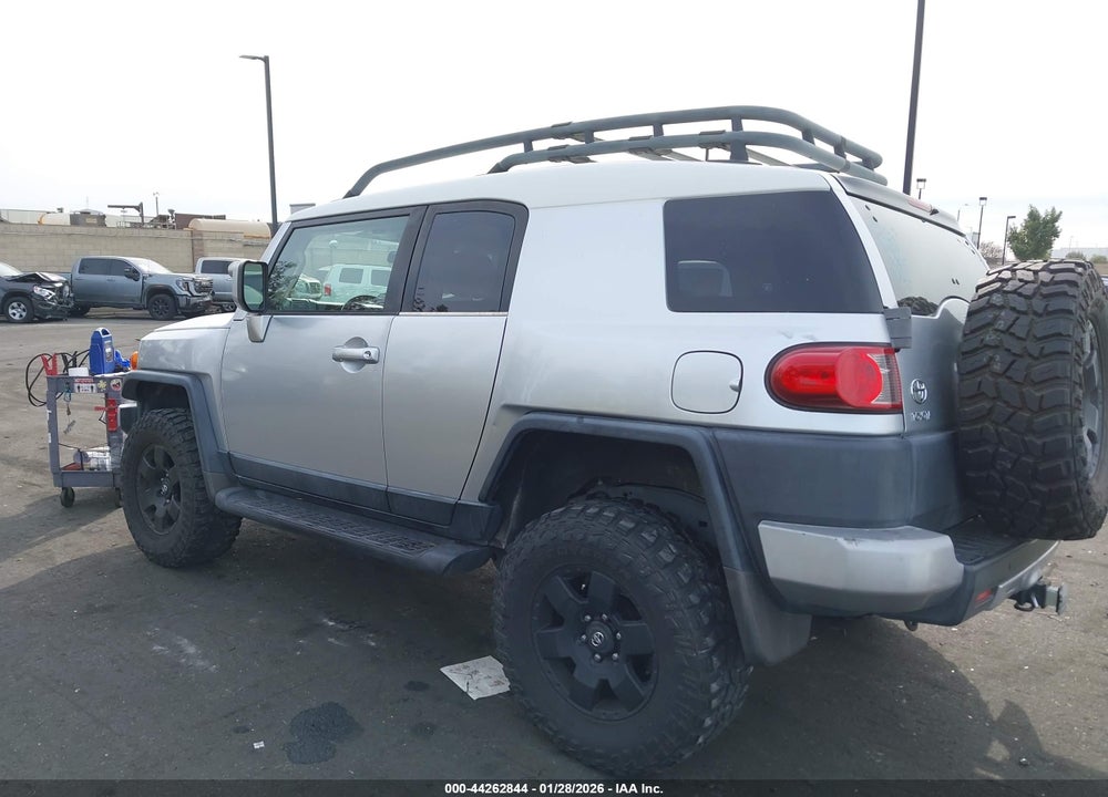 2007 TOYOTA FJ CRUISER VIN: JTEBU11F970003006