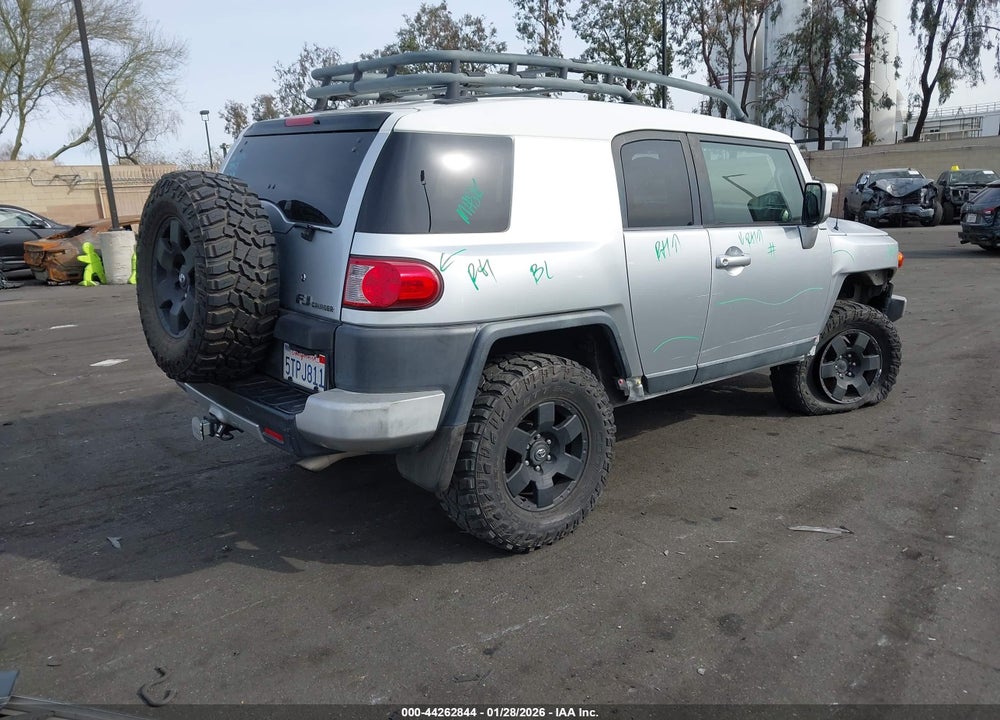 2007 TOYOTA FJ CRUISER VIN: JTEBU11F970003006