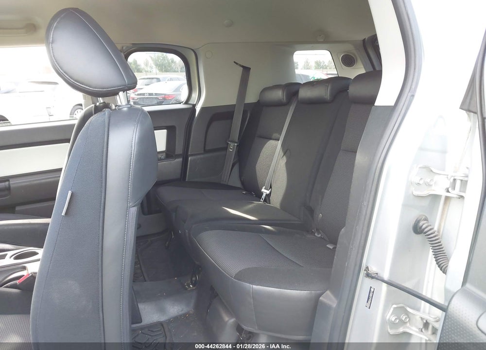 2007 TOYOTA FJ CRUISER VIN: JTEBU11F970003006