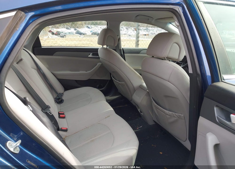 2015 HYUNDAI SONATA SE VIN: 5NPE24AF6FH038306
