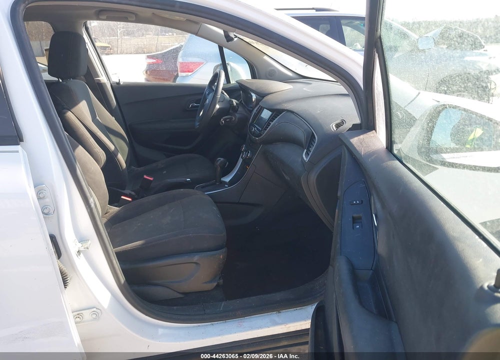 2019 CHEVROLET TRAX LS VIN: 3GNCJKSB4KL291894