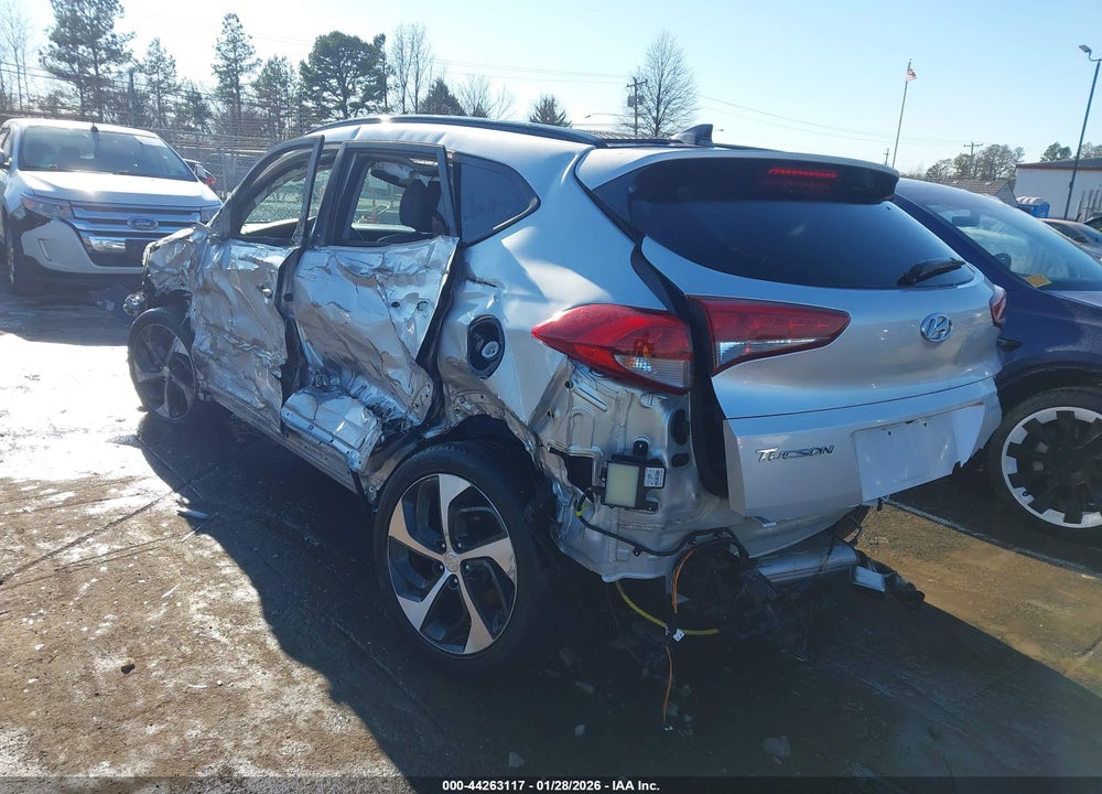2018 HYUNDAI TUCSON LIMITED VIN: KM8J33A22JU807333