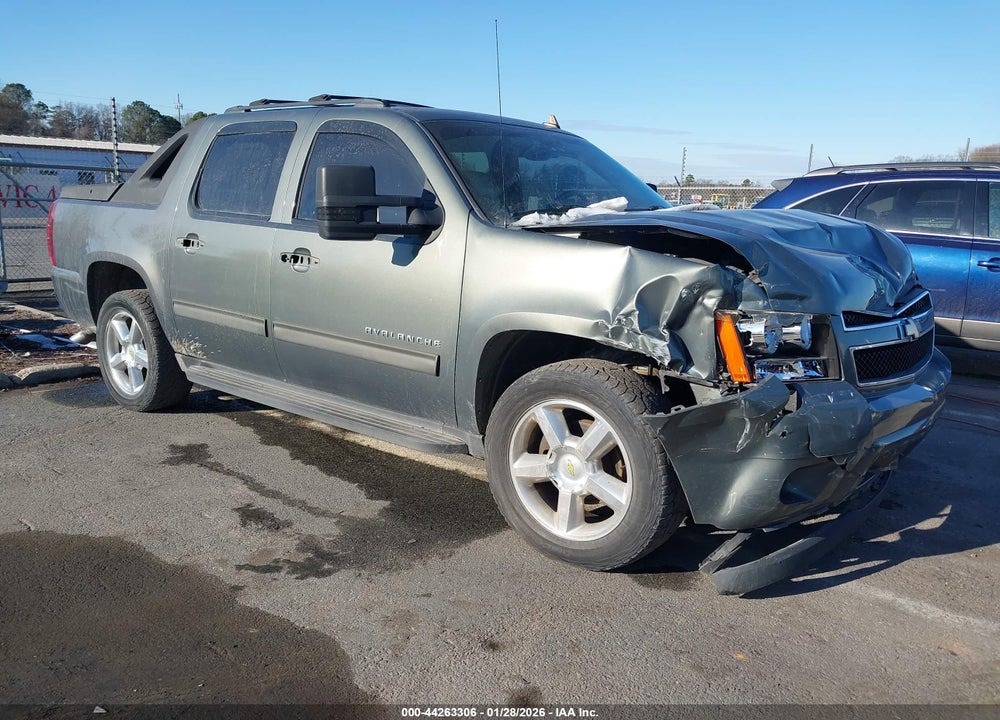 2011 CHEVROLET AVALANCHE 1500 LT1 VIN: 3GNTKFE32BG121146
