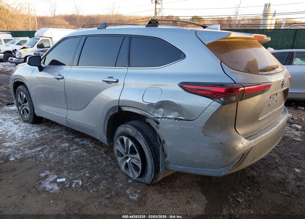 2021 TOYOTA HIGHLANDER XLE VIN: 5TDGZRBH1MS153467