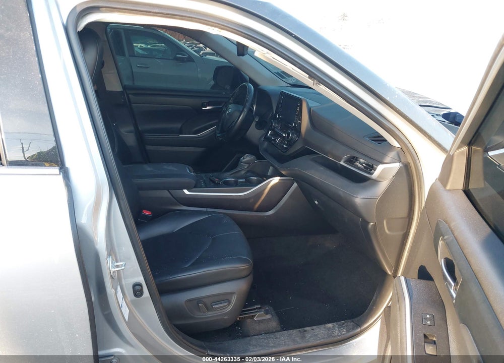2021 TOYOTA HIGHLANDER XLE VIN: 5TDGZRBH1MS153467