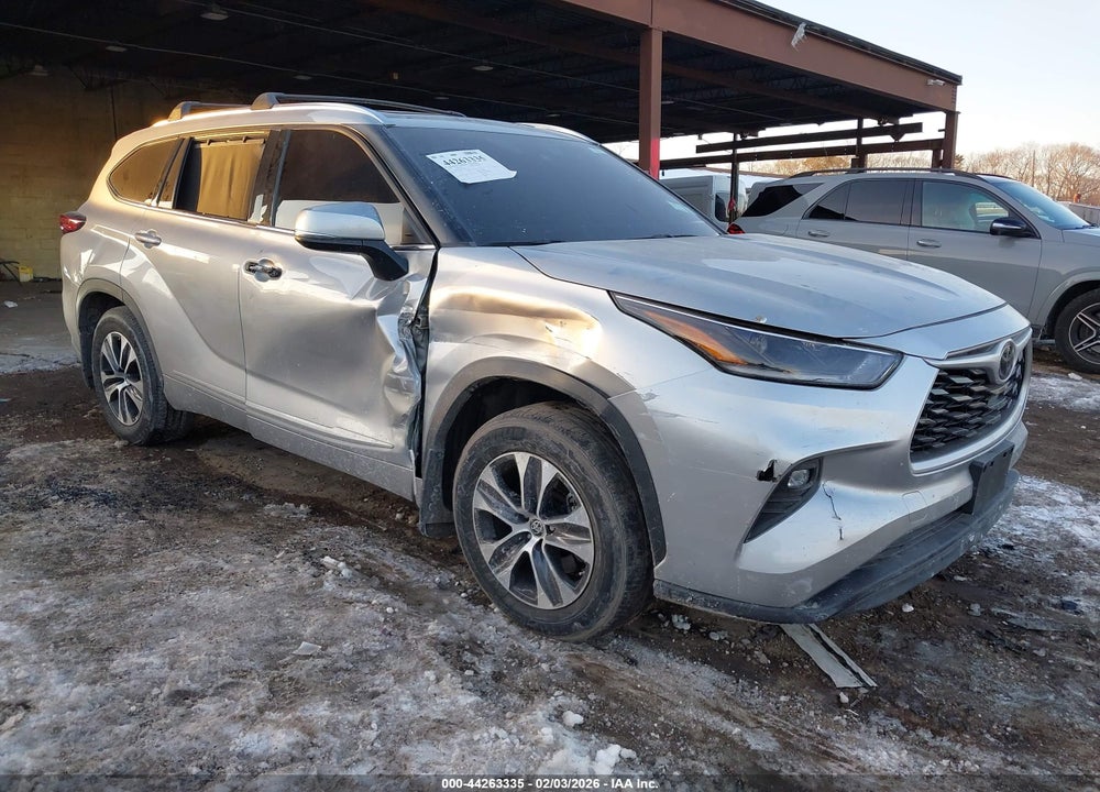 2021 TOYOTA HIGHLANDER XLE VIN: 5TDGZRBH1MS153467