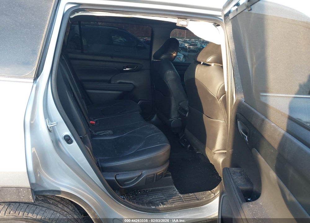 2021 TOYOTA HIGHLANDER XLE VIN: 5TDGZRBH1MS153467
