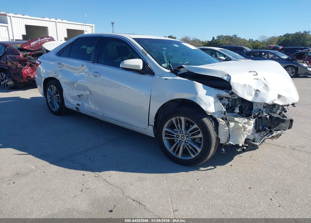2015 TOYOTA CAMRY SE VIN: 4T1BF1FK7FU481285