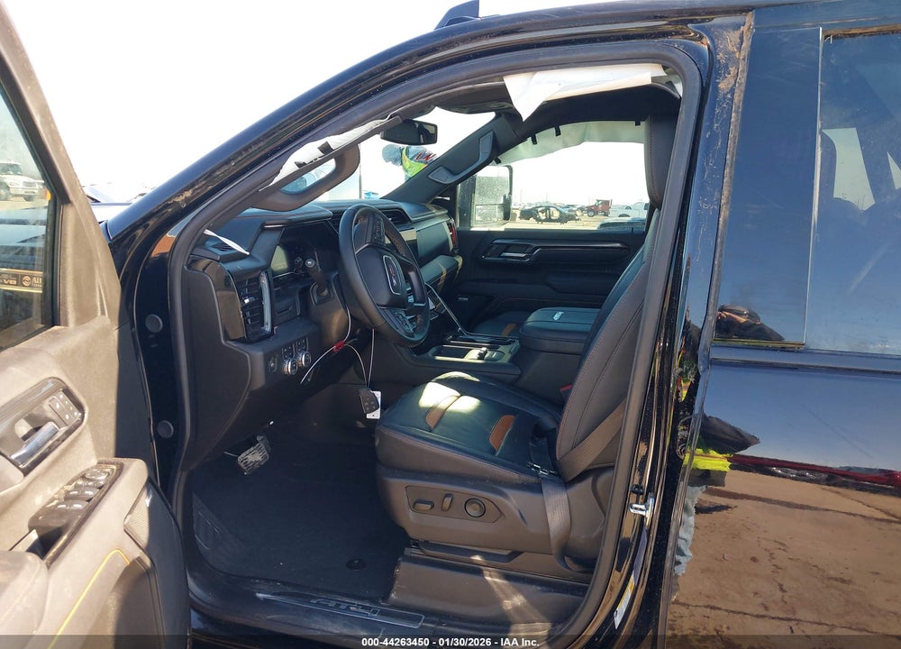 2025 GMC SIERRA 2500HD 4WD  STANDARD BED AT4 VIN: 1GT4UPE74SF334813