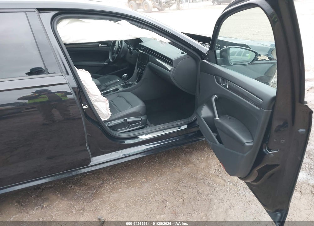 2021 VOLKSWAGEN PASSAT 2.0T R-LINE VIN: 1VWMA7A38MC004833