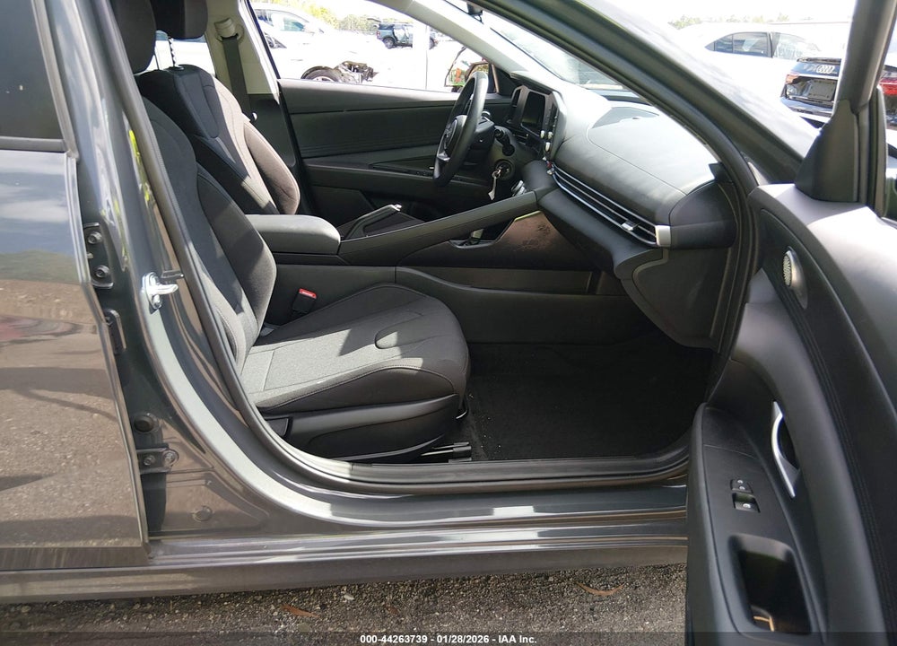 2025 HYUNDAI ELANTRA VIN: KMHLL4DG6SU008517