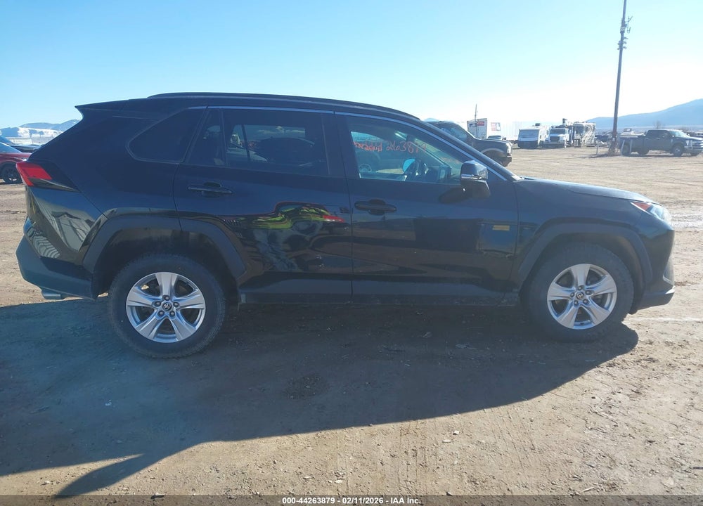 2021 TOYOTA RAV4 XLE VIN: 2T3P1RFV7MW172725