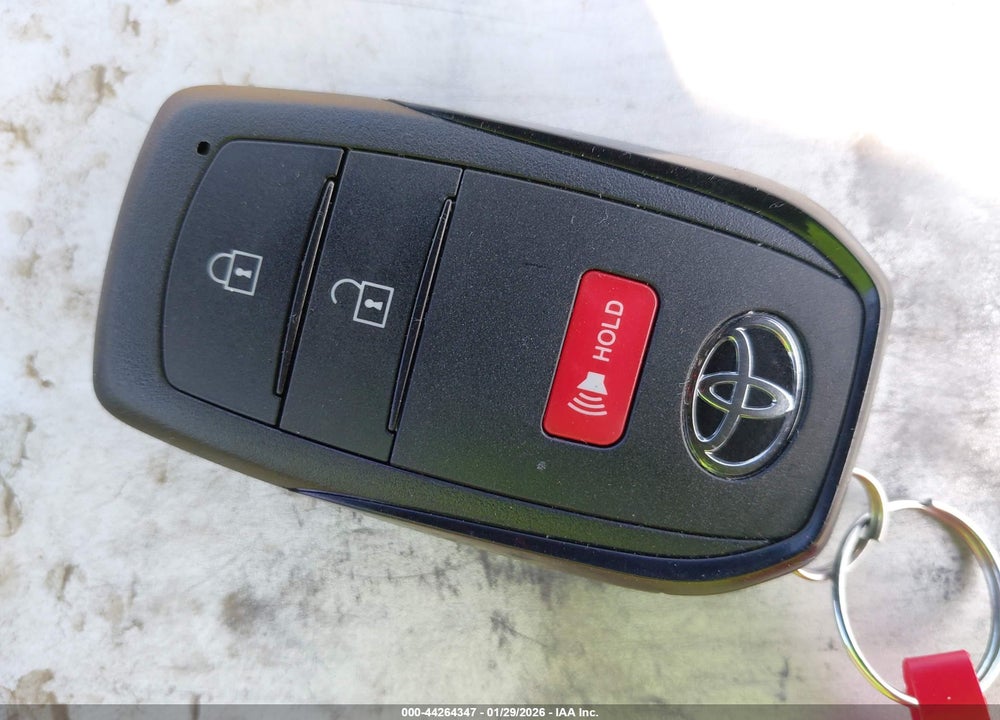 2026 TOYOTA PRIUS LE VIN: JTDACAAUXT3068781