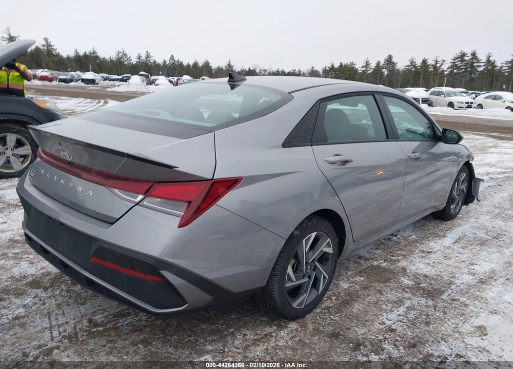2025 HYUNDAI ELANTRA SEL SPORT VIN: KMHLM4DG0SU094579
