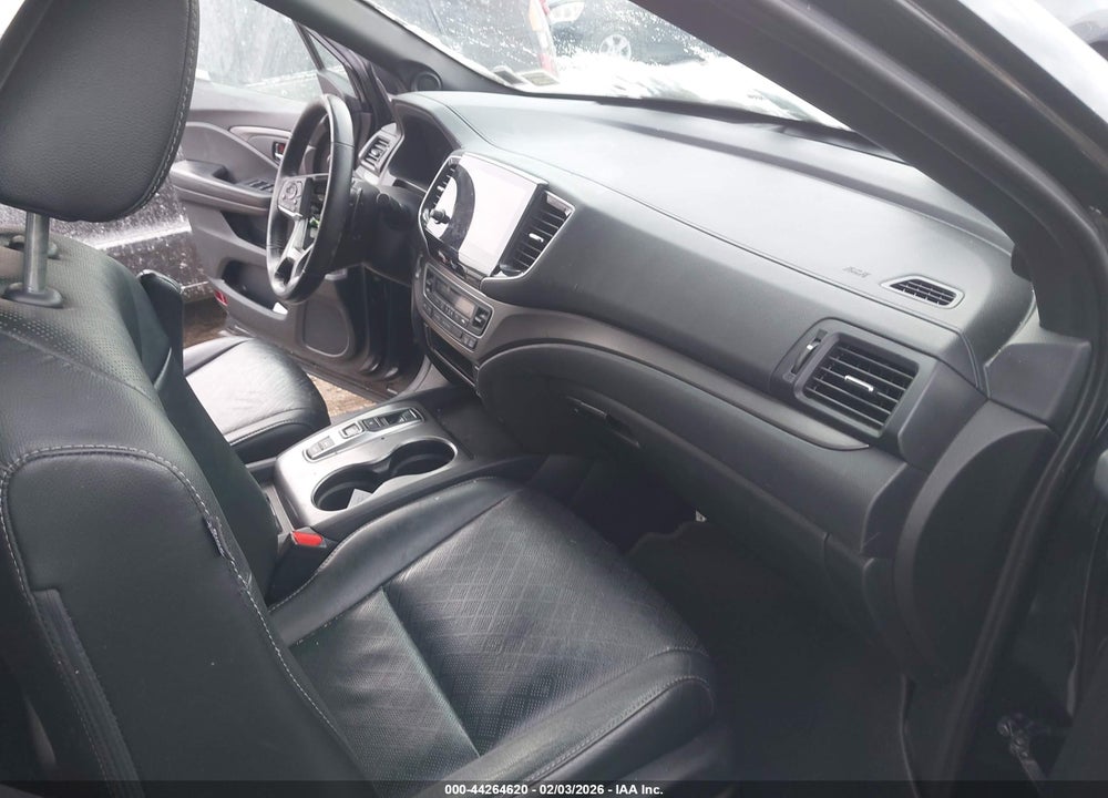 2019 HONDA PASSPORT EX-L VIN: 5FNYF8H59KB019862