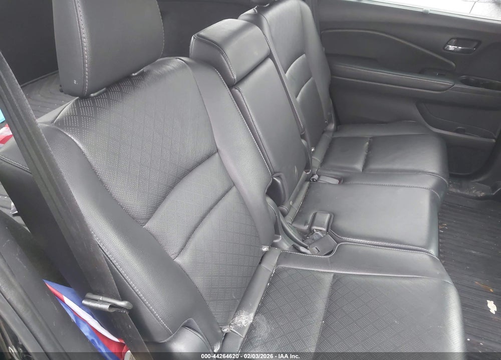 2019 HONDA PASSPORT EX-L VIN: 5FNYF8H59KB019862
