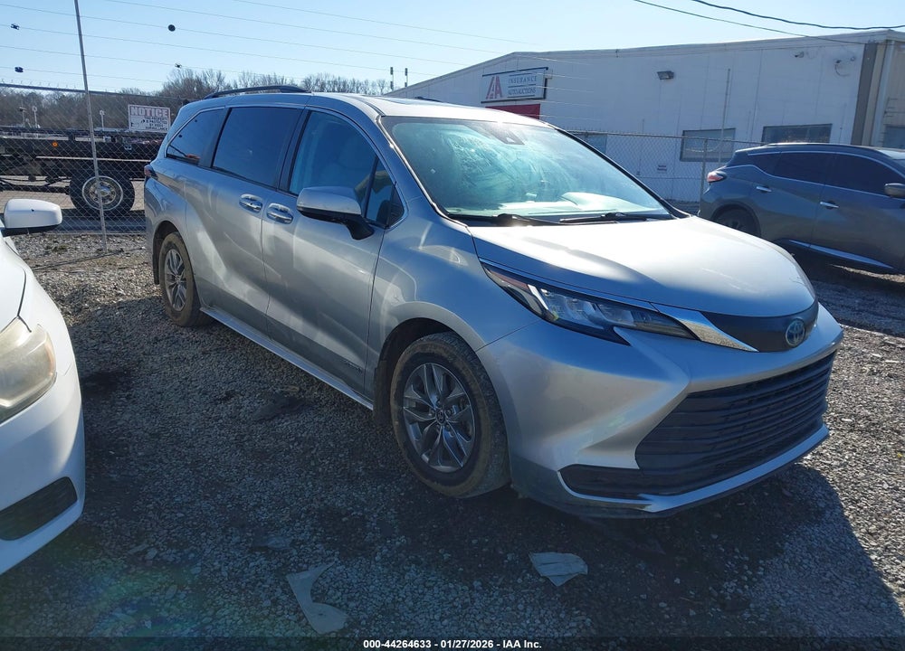 2021 TOYOTA SIENNA LE VIN: 5TDBRKEC7MS032685