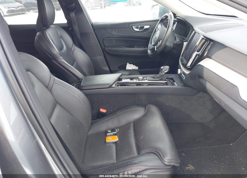 2021 VOLVO XC60 T5 INSCRIPTION VIN: YV4102RL5M1798425