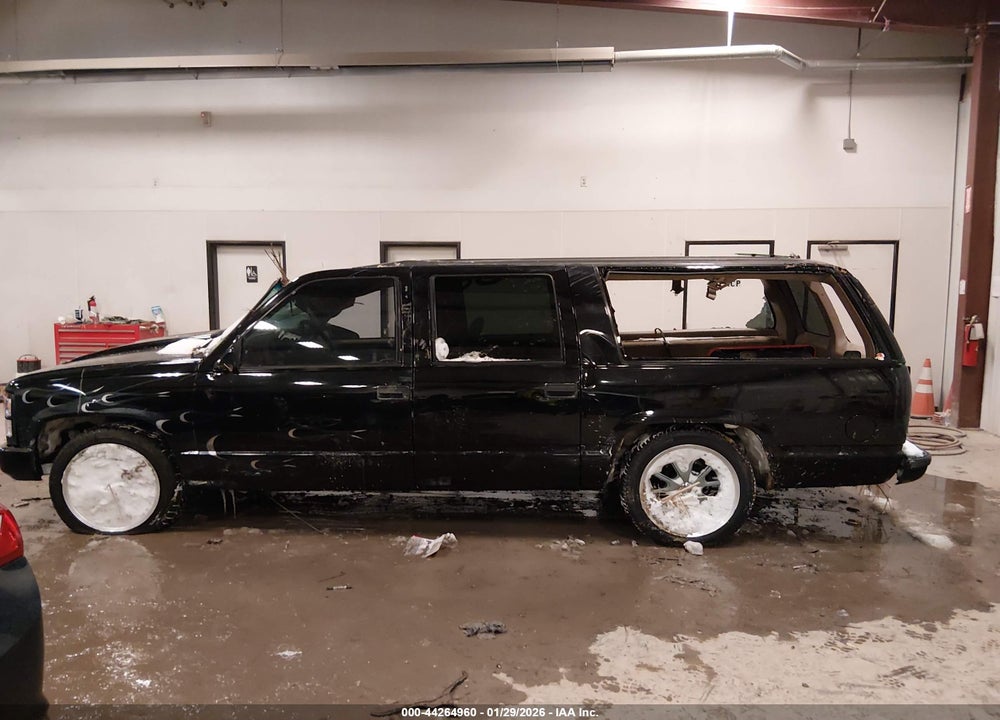 1999 GMC SUBURBAN 1500 SLT CMI VIN: 3GKEC16R6XG500456