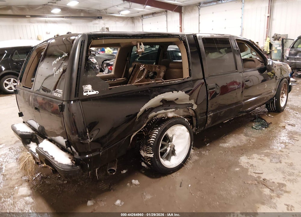 1999 GMC SUBURBAN 1500 SLT CMI VIN: 3GKEC16R6XG500456