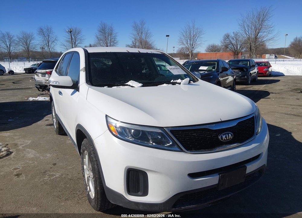 2014 KIA SORENTO LX VIN: 5XYKT3A62EG547180