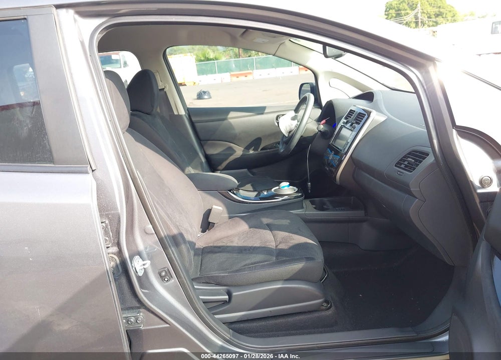 2017 NISSAN LEAF SV VIN: 1N4BZ0CP2HC301621