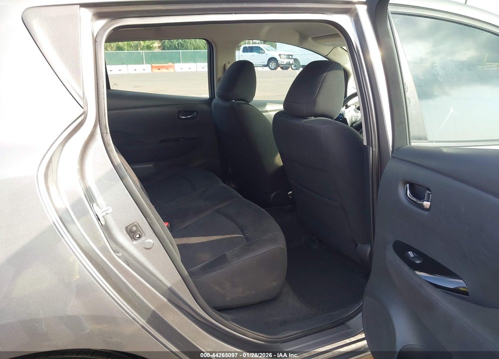 2017 NISSAN LEAF SV VIN: 1N4BZ0CP2HC301621