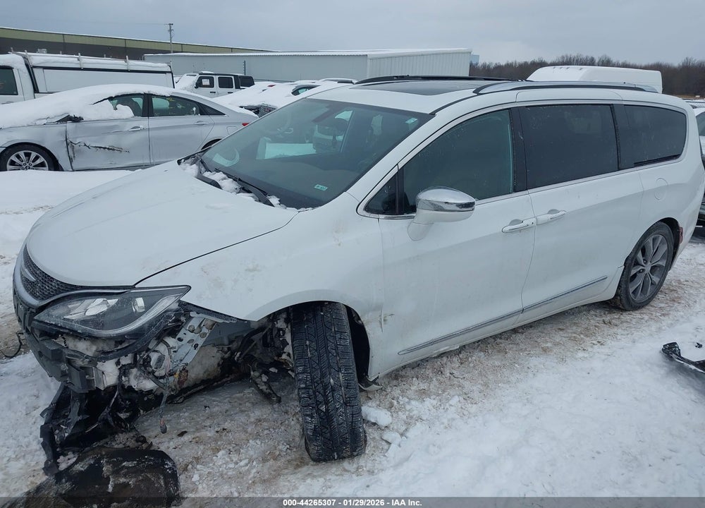2018 CHRYSLER PACIFICA LIMITED VIN: 2C4RC1GG4JR186396