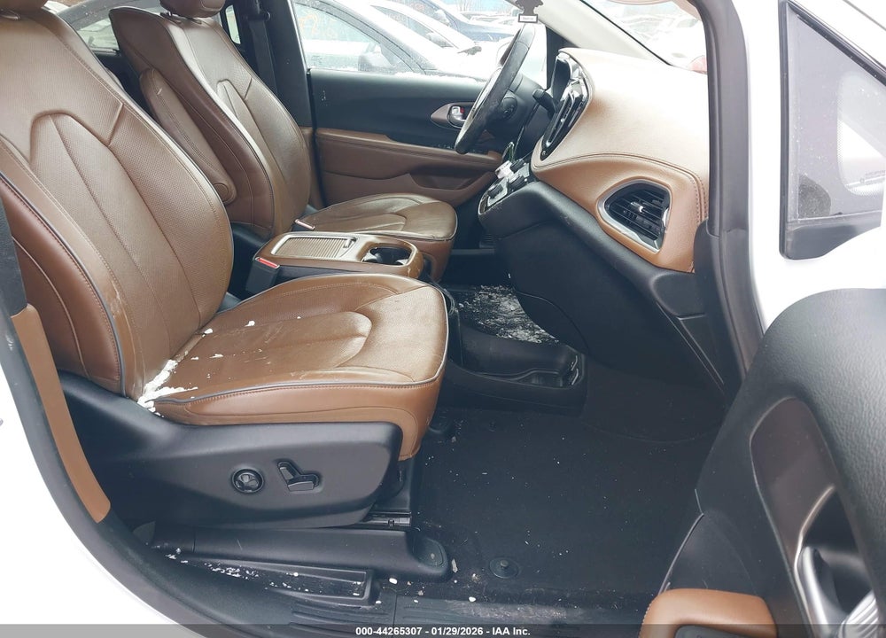 2018 CHRYSLER PACIFICA LIMITED VIN: 2C4RC1GG4JR186396