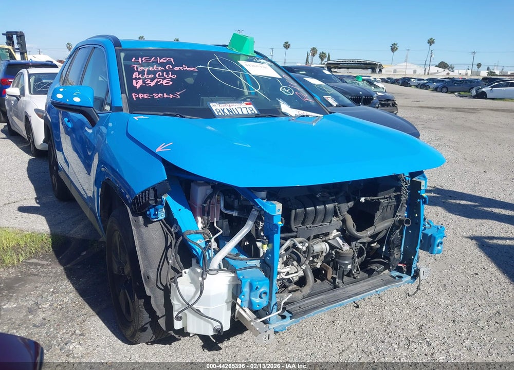 2019 TOYOTA RAV4 XLE VIN: JTMW1RFV2KD026528