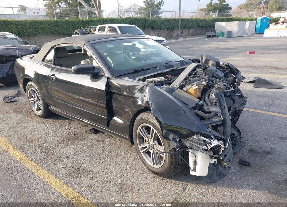 2013 FORD MUSTANG V6 PREMIUM VIN: 1ZVBP8EM2D5239196