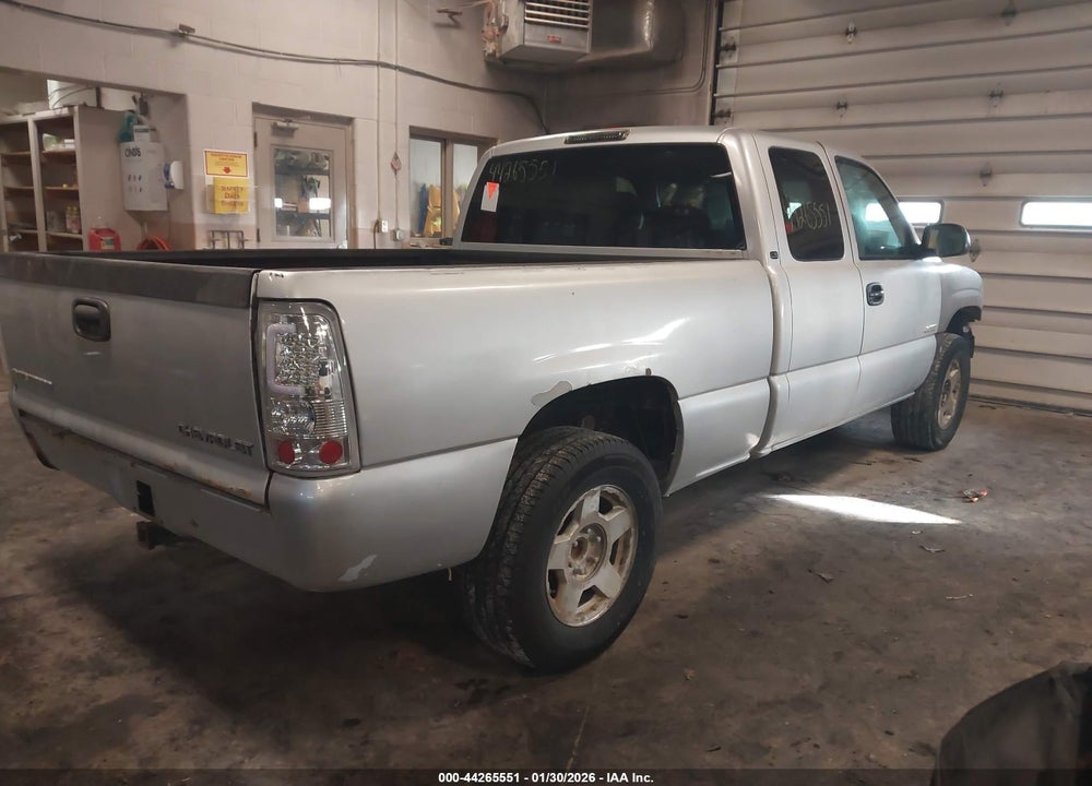 2000 CHEVROLET SILVERADO 1500 LS VIN: 2GCEK19T6Y1372722