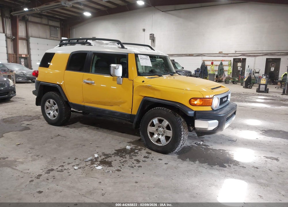 2008 TOYOTA FJ CRUISER VIN: JTEBU11F08K053556