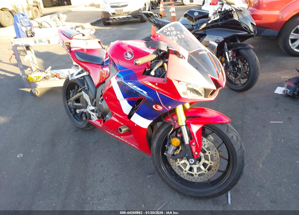 2024 HONDA CBR600 RR VIN: JH2PC40H4RK100047