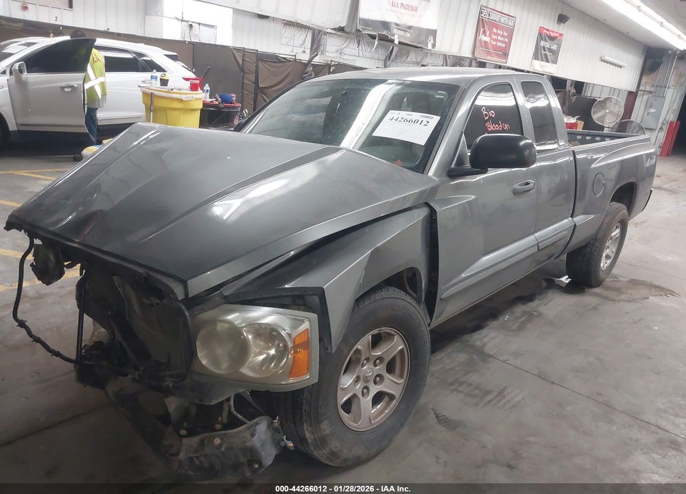 2005 DODGE DAKOTA SLT VIN: 1D7HW42N45S200138