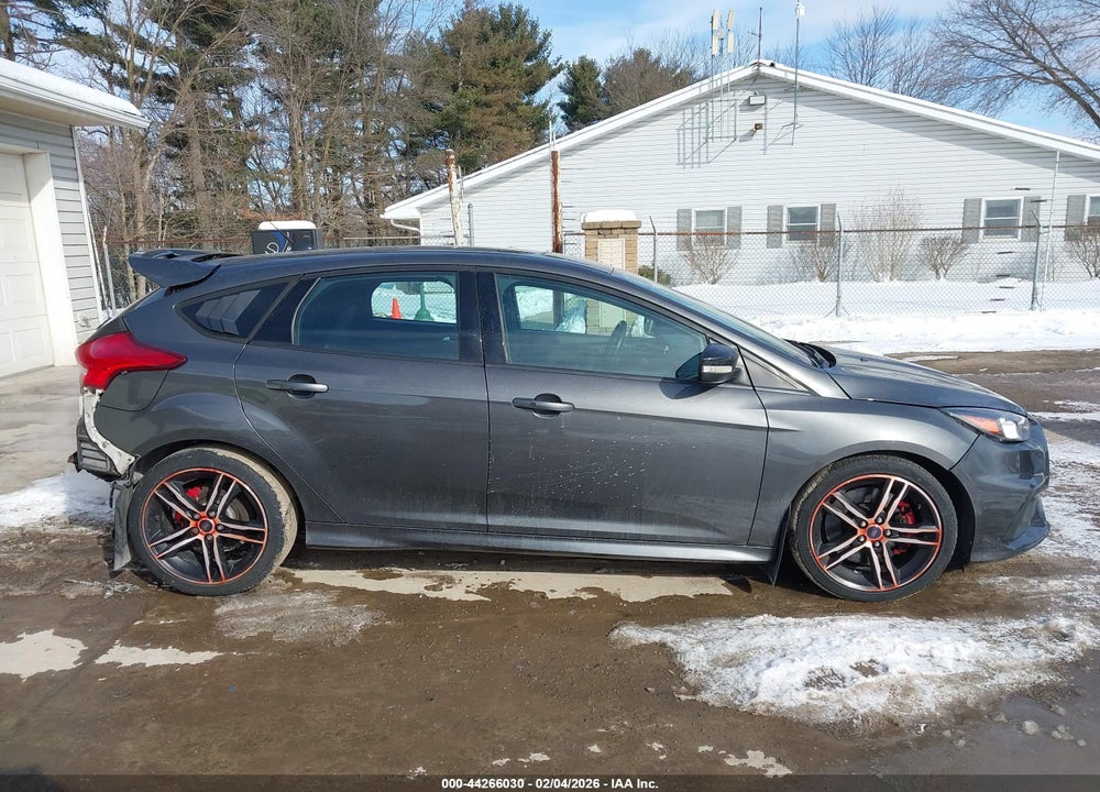 2015 FORD FOCUS ST VIN: 1FADP3L99FL311271