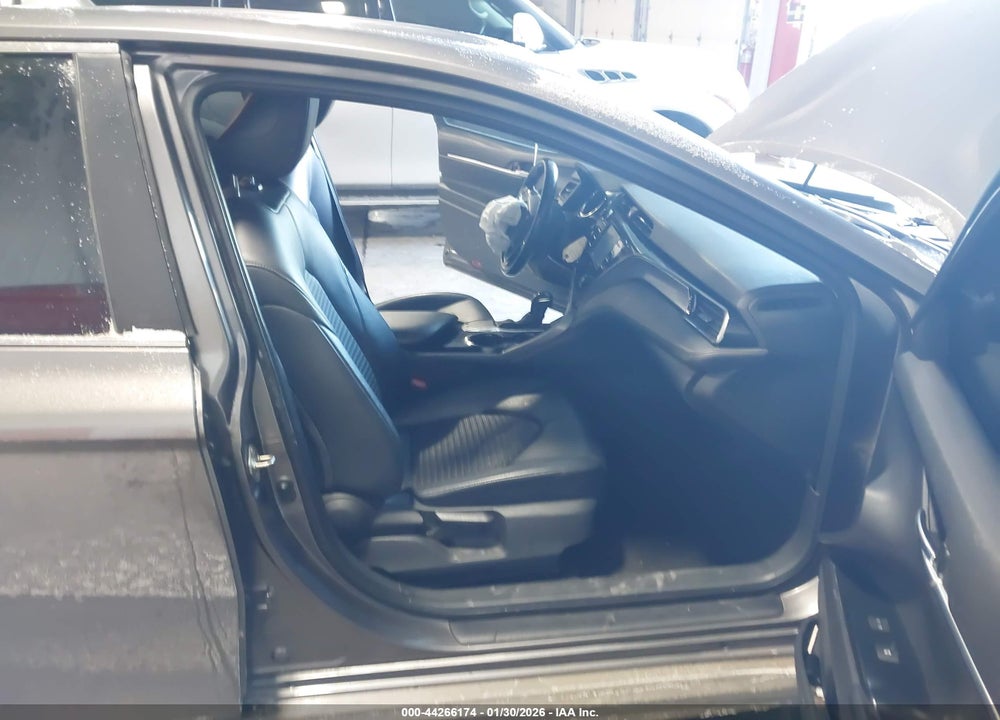 2020 TOYOTA CAMRY SE VIN: 4T1G11AK3LU880525